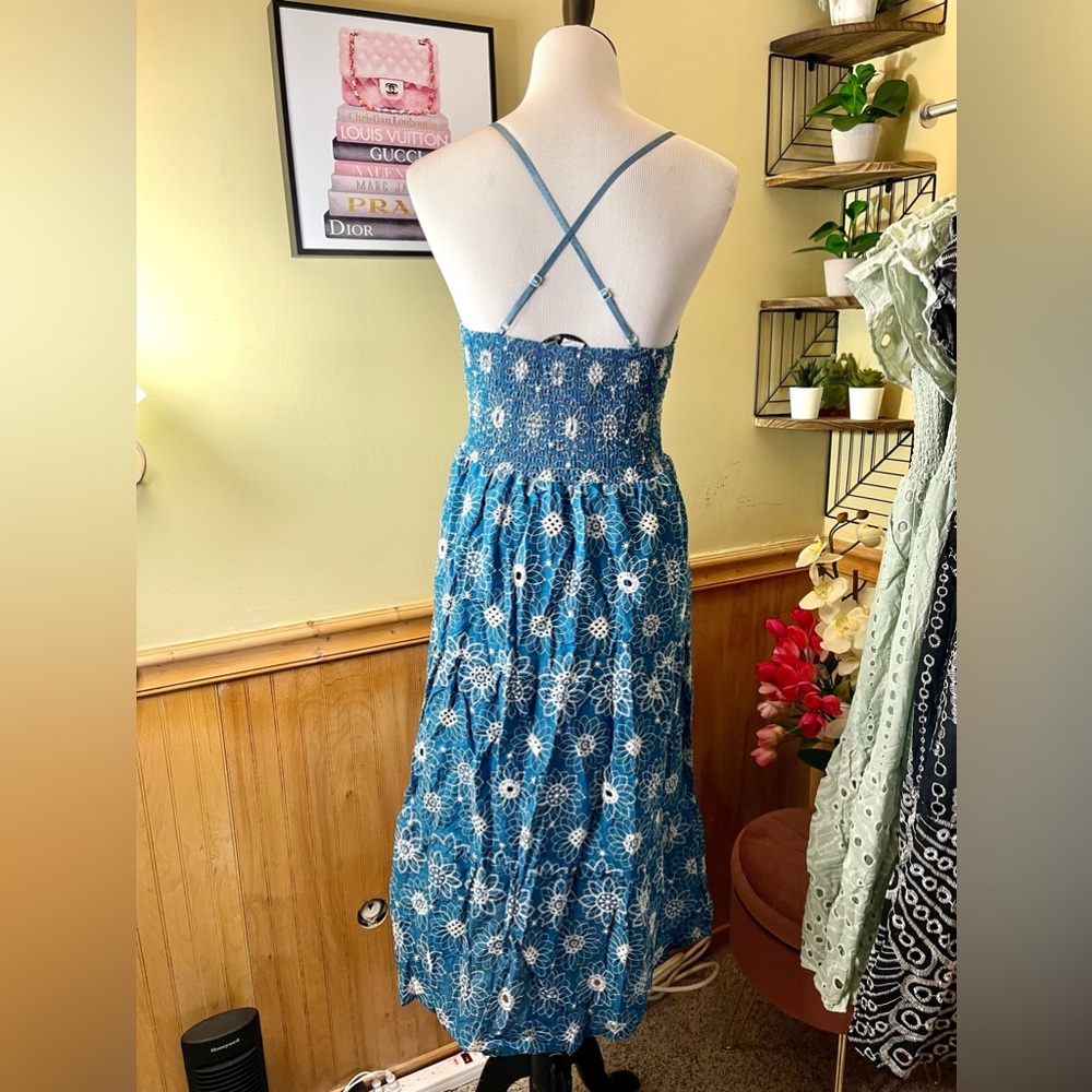 🌷Brand New halter eyelet dress fully embroidered can fit Sm up to M price firm! - Picture 3 of 5